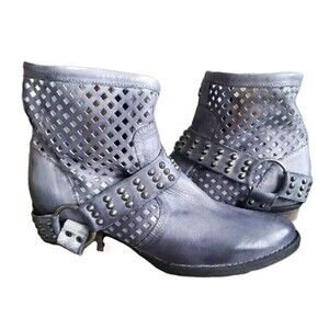 Very Volatile Wester Boots Women's Size 10 Gray Distressed Leather Stud Harness